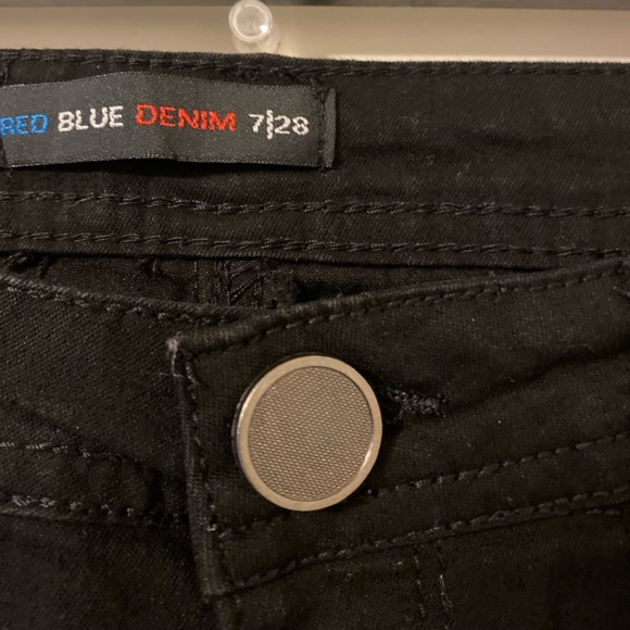 WOMEN’S SHORTS BUNDLE - Picture 8 of 12